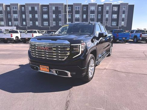 Used 2022 GMC Sierra 1500 Denali AWD/4WD image 1