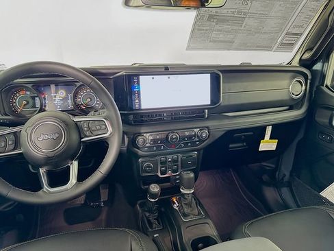 New 2026 Jeep Wrangler Unlimited Sahara AWD/4WD image 28