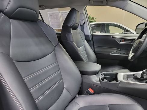 Used 2020 Toyota RAV4 XLE Premium AWD/4WD image 15