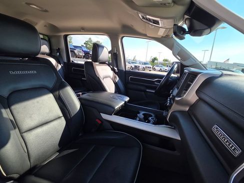 Used 2022 RAM 1500 Laramie AWD/4WD image 13