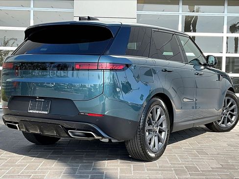 Used 2025 Land Rover Range Rover Sport SE image 13