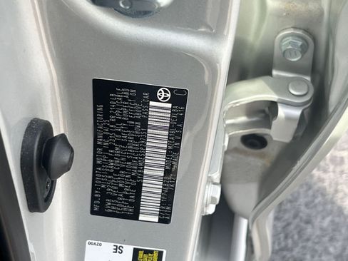 Used 2025 Toyota Corolla LE image 22