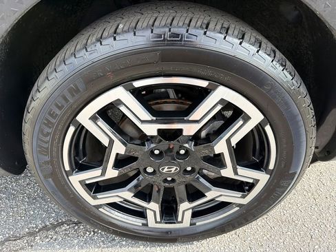 Certified 2025 Hyundai Santa Cruz Limited AWD/4WD image 12