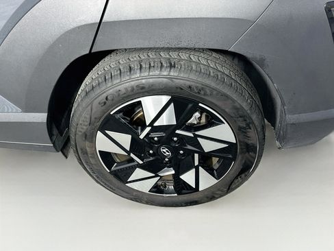 Used 2025 Hyundai Kona SEL FWD image 11