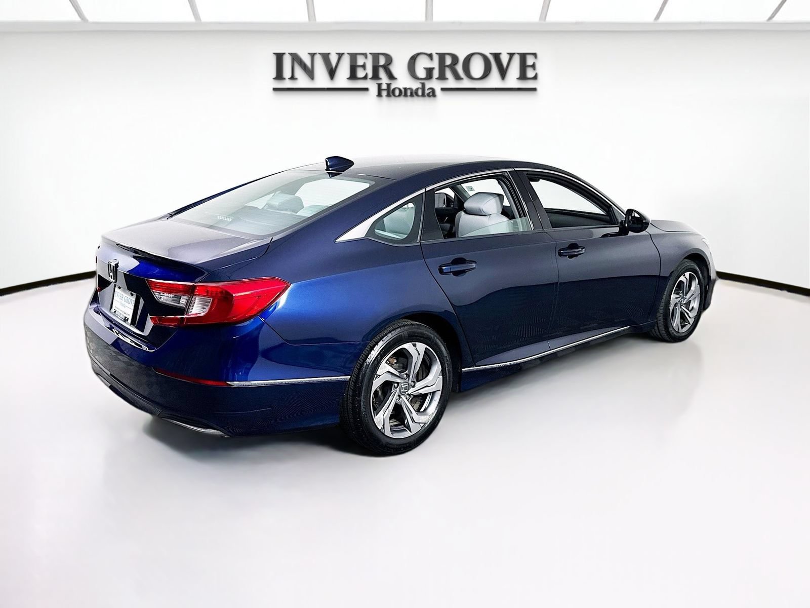 Used 2018 Honda Accord EX image 5