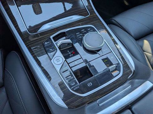 Used 2024 BMW X5 xDrive50e image 16