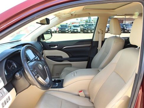 Used 2015 Toyota Highlander Limited AWD/4WD image 15