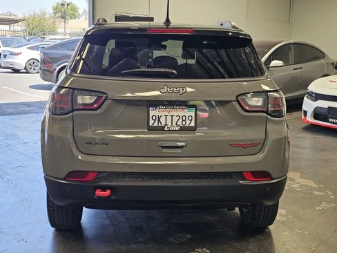Used 2022 Jeep Compass Trailhawk w/ Trailhawk Elite Group AWD/4WD image 3