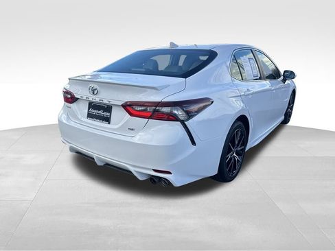 Used 2023 Toyota Camry SE image 7