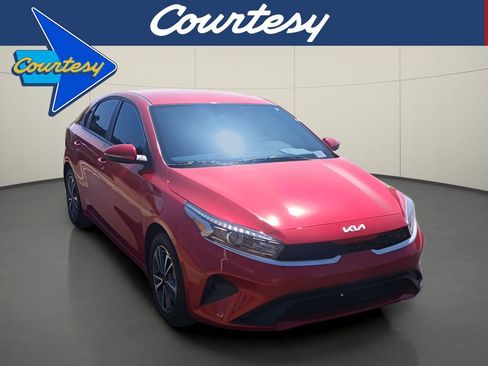 Used 2024 Kia Forte LXS w/ LXS Technology Package FWD image 1