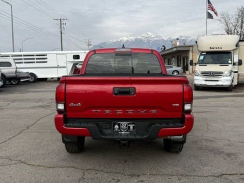 Used 2021 Toyota Tacoma SR5 AWD/4WD image 7