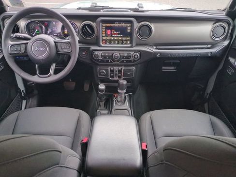 Used 2023 Jeep Wrangler Unlimited w/ Cold Weather Group AWD/4WD image 15