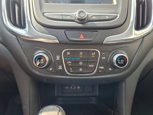 Used 2019 Chevrolet Equinox LT FWD image 25