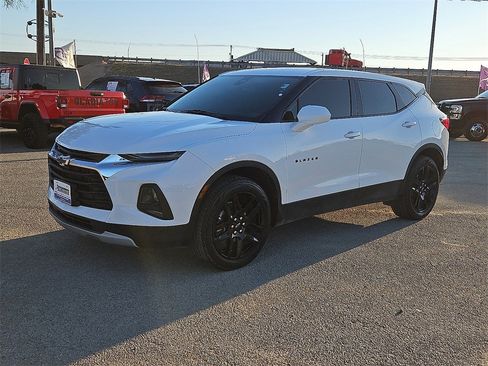 Used 2021 Chevrolet Blazer LT image 2