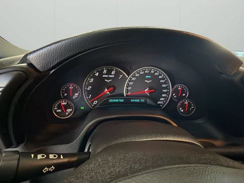 Used 2011 Chevrolet Corvette Coupe w/ Preferred Equipment Group RWD image 32