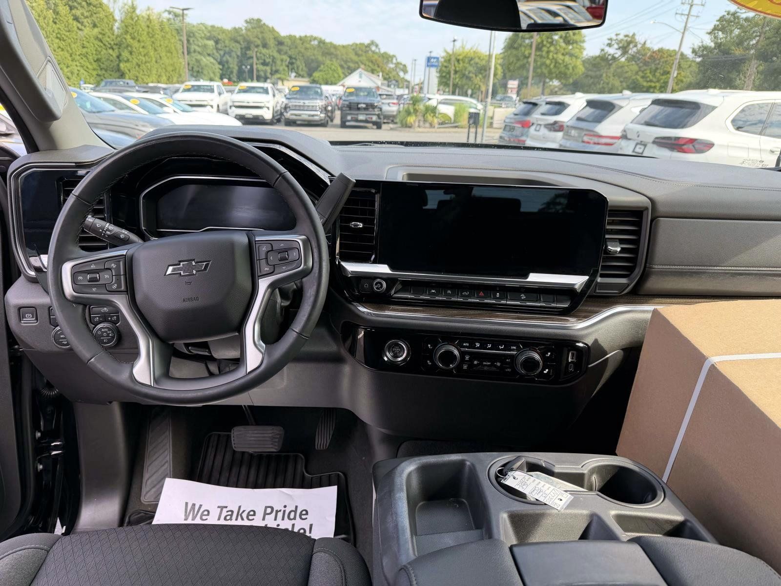 Used 2023 Chevrolet Silverado 1500 RST w/ Z71 Off-Road Package AWD/4WD image 20