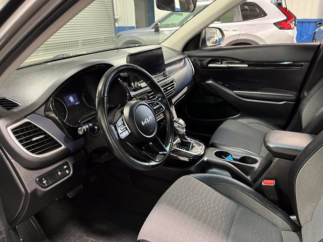 Used 2022 Kia Seltos S FWD image 22