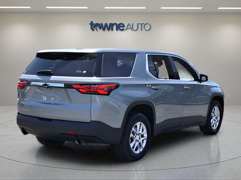 Used 2023 Chevrolet Traverse LS AWD/4WD image 5