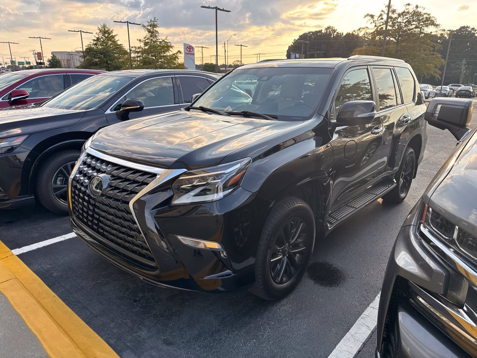 Used 2023 Lexus GX 460 Premium AWD/4WD image 3