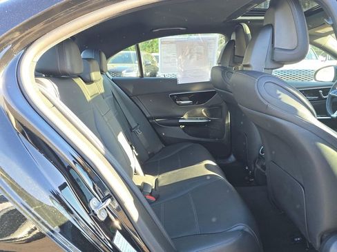 Used 2025 Mercedes-Benz C 300 4MATIC Sedan image 12