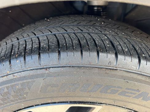 Used 2025 Kia Sportage EX image 44