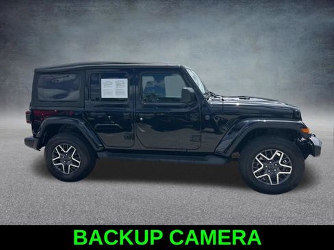 Certified 2025 Jeep Wrangler Unlimited Sahara AWD/4WD image 4