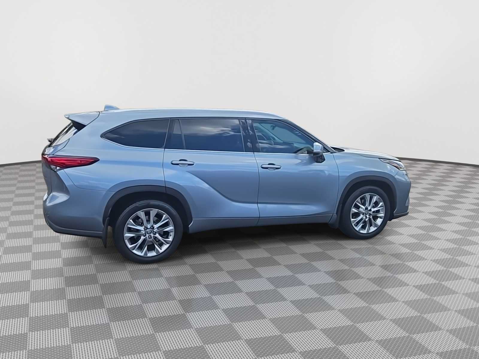 Used 2020 Toyota Highlander Limited AWD/4WD image 9