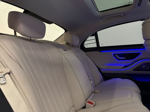 Certified 2022 Mercedes-Benz S 500 4MATIC image 31