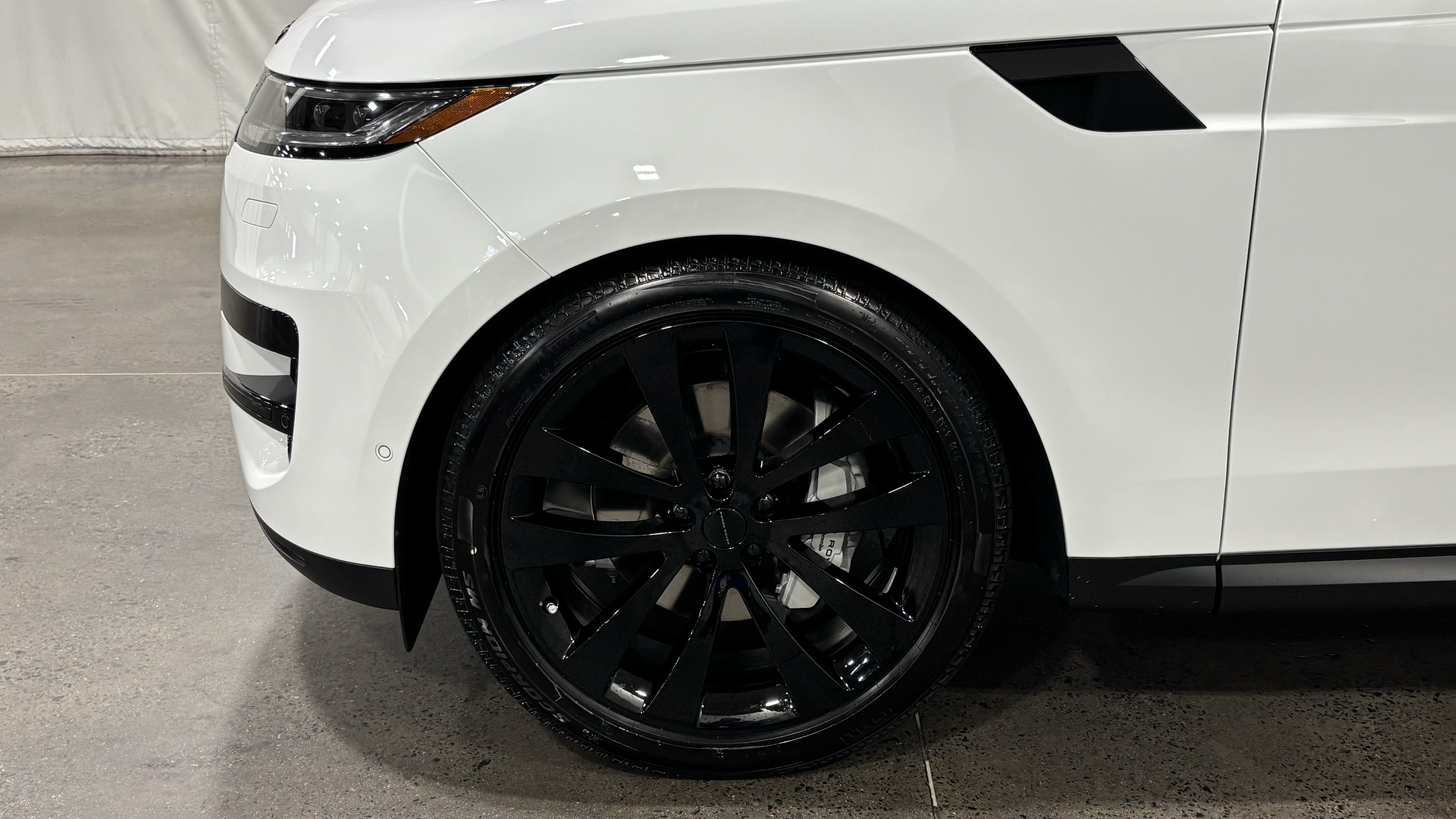 New 2026 Land Rover Range Rover Sport SE AWD/4WD image 10