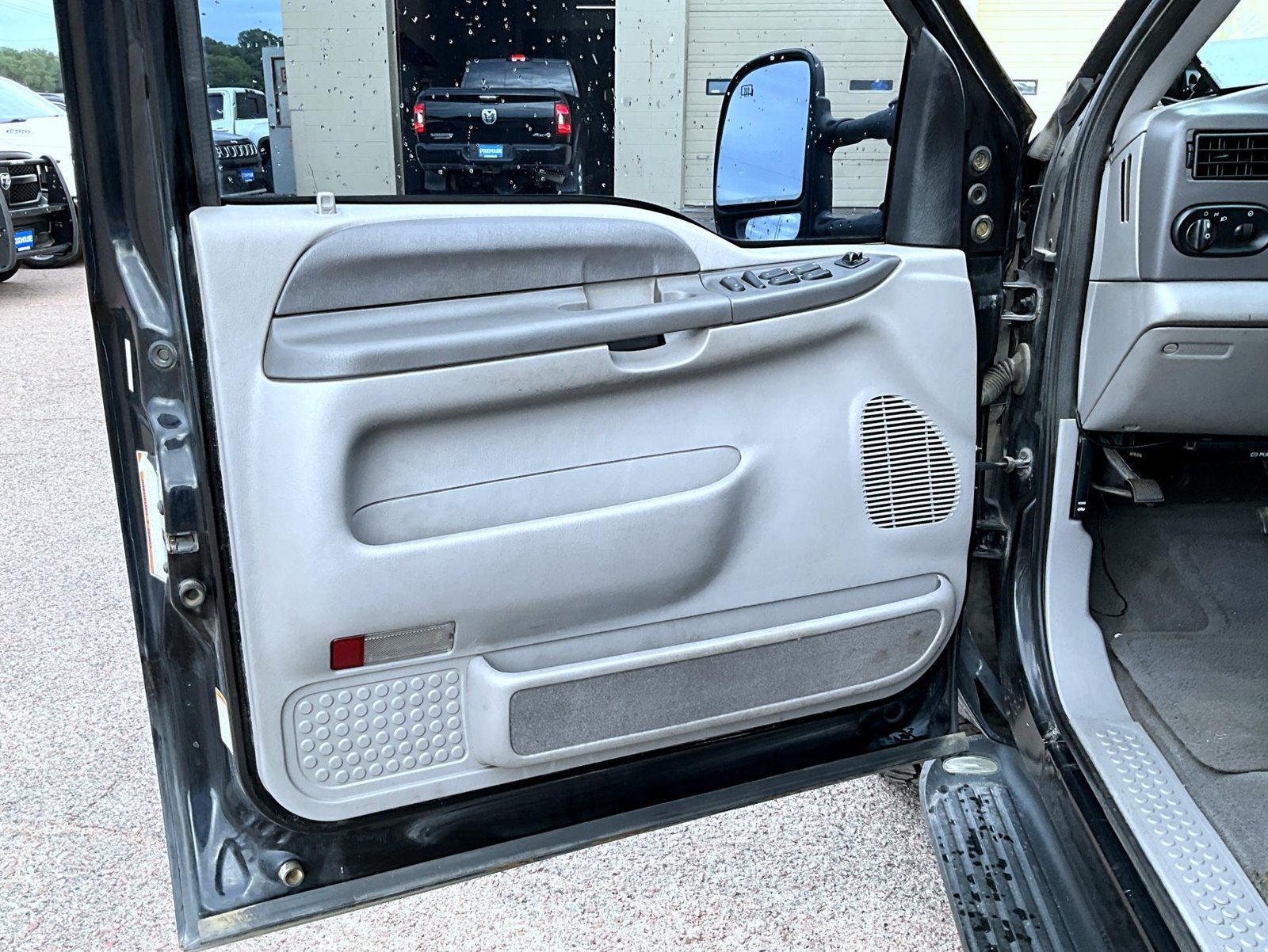 Used 2001 Ford Excursion XLT AWD/4WD image 11