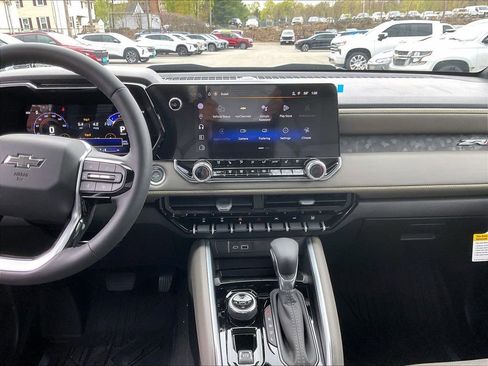 New 2026 Chevrolet Colorado ZR2 AWD/4WD image 13