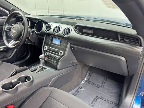 Used 2022 Ford Mustang Coupe w/ Black Accent Package RWD image 13