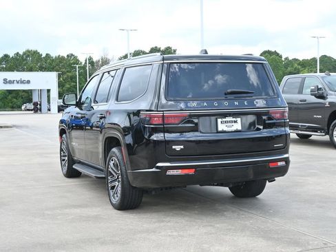 Used 2024 Jeep Wagoneer Series II w/ Flexible Seating Group AWD/4WD image 4