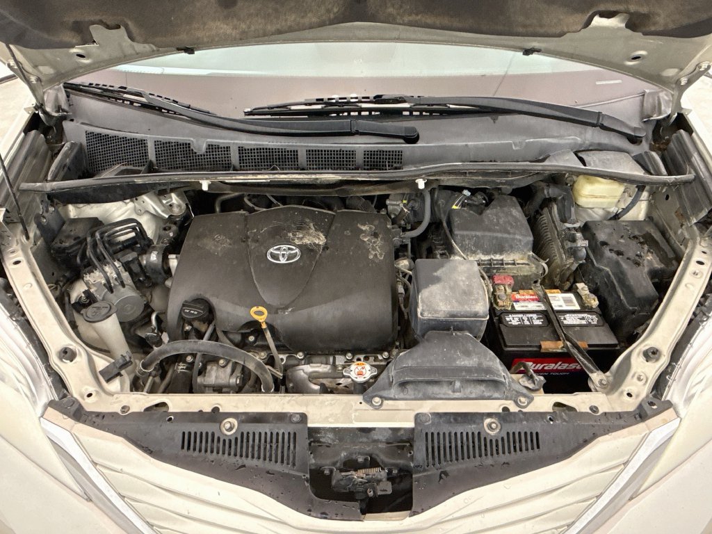 Used 2017 Toyota Sienna LE FWD image 29