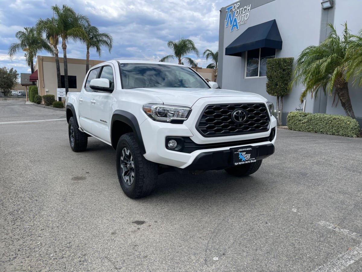 Used 2022 Toyota Tacoma TRD Off-Road RWD image 3