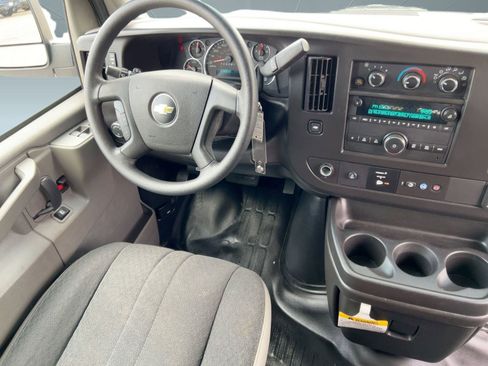 Used 2024 Chevrolet Express 2500 w/ Driver Convenience Package image 28