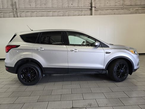 Used 2019 Ford Escape SE image 15