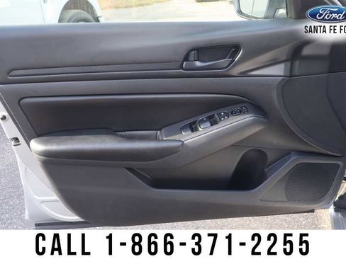 Used 2024 Nissan Altima 2.5 S FWD image 8