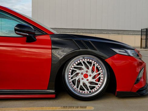 Used 2019 Toyota Camry XSE image 11