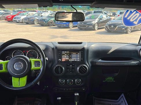 Used 2017 Jeep Wrangler Unlimited Willys image 12