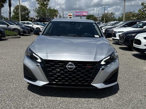 Certified 2023 Nissan Altima 2.5 SR FWD image 9