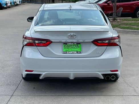 Used 2024 Toyota Camry SE image 4