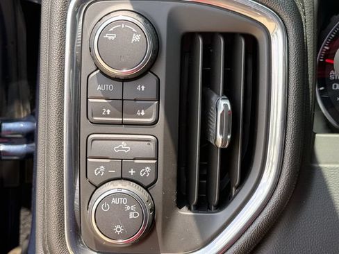 Used 2019 Chevrolet Silverado 1500 LT w/ Texas Edition AWD/4WD image 25