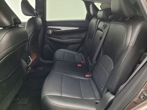 Used 2019 INFINITI QX50 Essential w/ Premium Heat Package AWD/4WD image 18