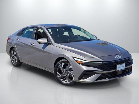 Used 2024 Hyundai Elantra Limited FWD image 1