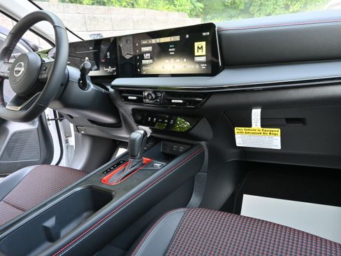 New 2025 Nissan Kicks SR image 17
