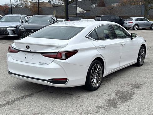 Certified 2025 Lexus ES 300h Ultra Luxury image 5