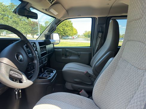 Used 2020 Chevrolet Express 3500 LT w/ LT Preferred Equipment Group RWD image 15