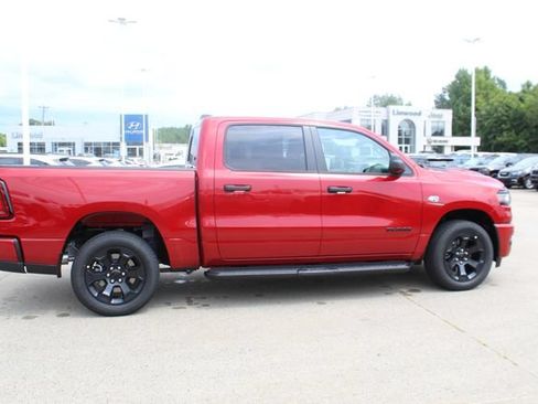 New 2026 RAM 1500 Express AWD/4WD image 7