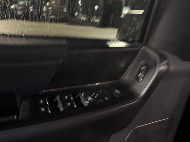 Used 2025 Ford F250 XLT w/ Black Appearance Package AWD/4WD image 9